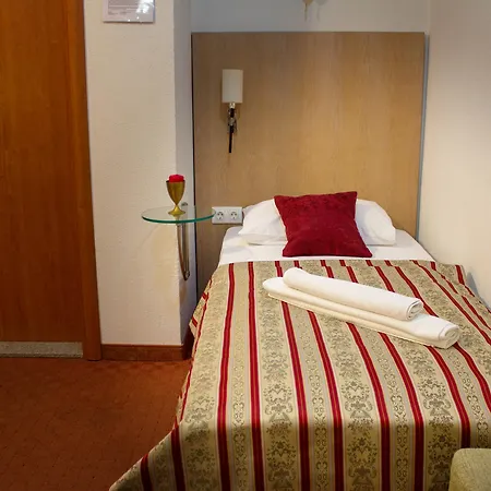 Deny - With Free Parking Gasthuis