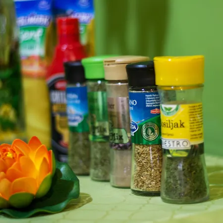 Deny - With Free Parking 3*