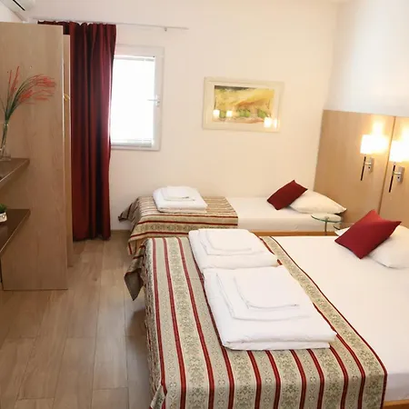 Guest house Deny - With Free Parking 3*