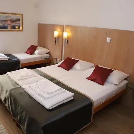 Deny - With Free Parking Guest house 3*