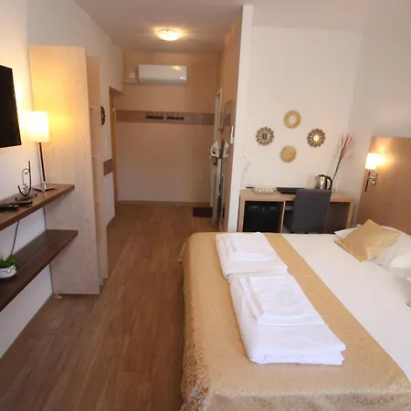 Deny - With Free Parking