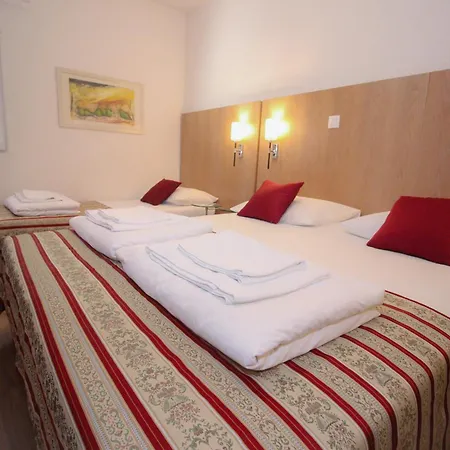 Deny - With Free Parking Gasthuis 3*