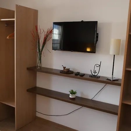 Deny - With Free Parking Mostar