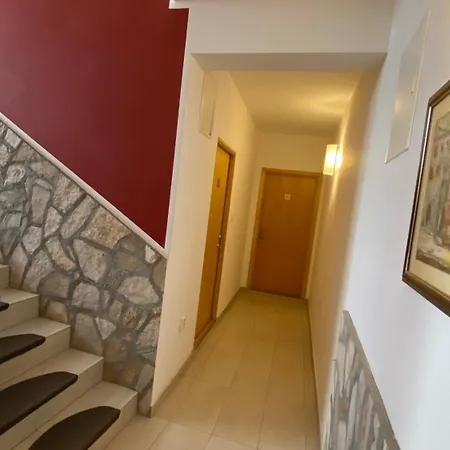 Deny - With Free Parking 3*