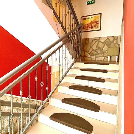 Deny - With Free Parking