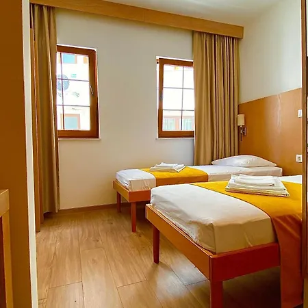 Guest house Deny - With Free Parking 3*