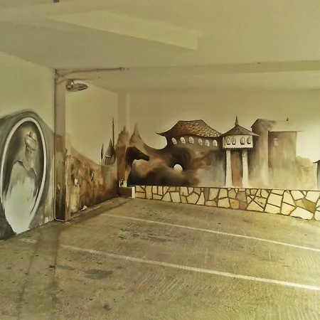 Deny - With Free Parking 3*