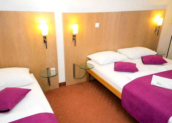 モーテル デナイ モスタル モスタル