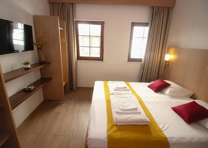 ゲストハウス モーテル デナイ モスタル モスタル