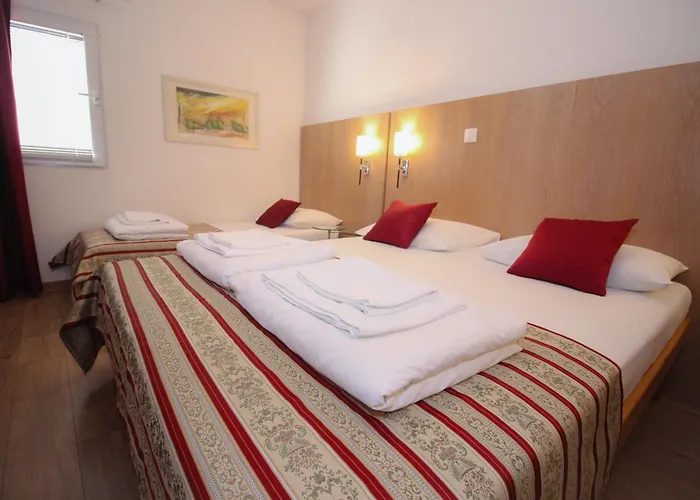 モーテル デナイ モスタル ゲストハウス 3*