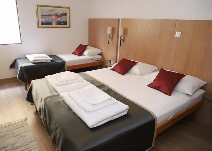 ゲストハウス モーテル デナイ モスタル モスタル