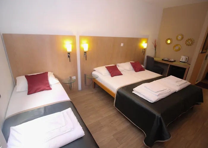 モーテル デナイ モスタル ゲストハウス 3*