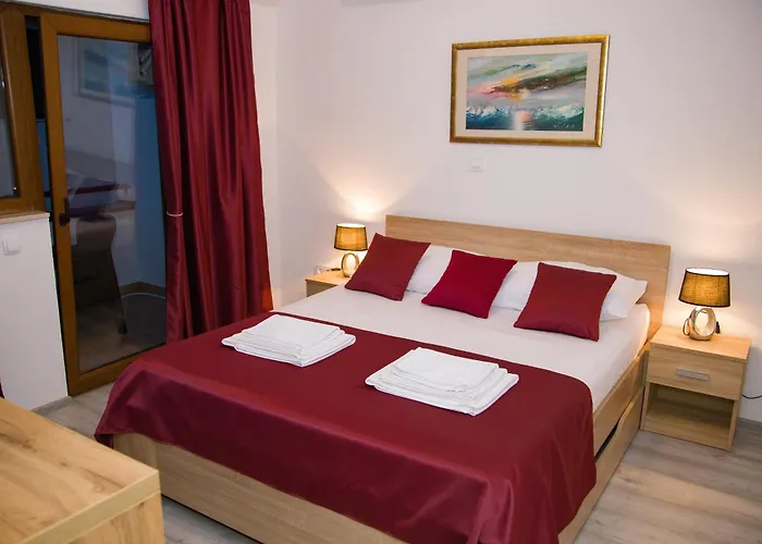 モーテル デナイ モスタル ゲストハウス 3*