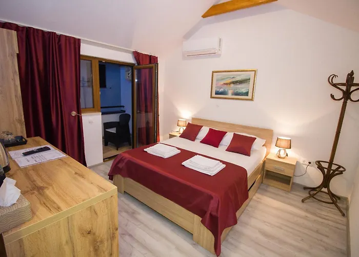 モーテル デナイ モスタル ゲストハウス モスタル