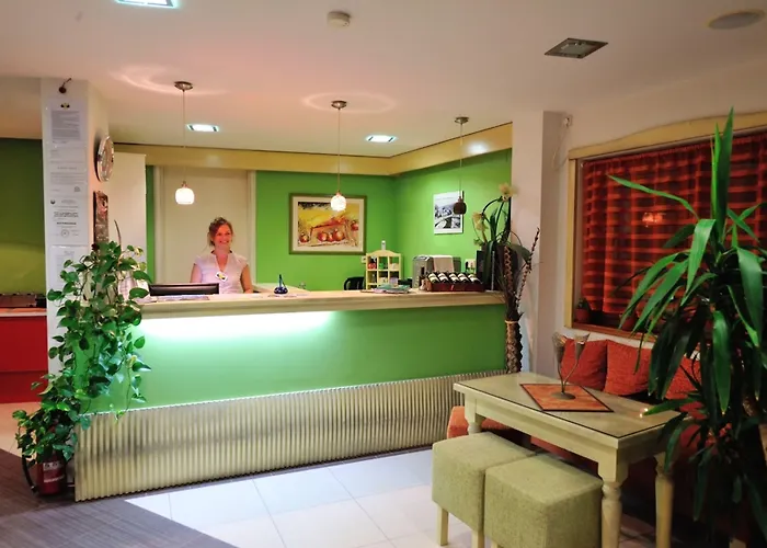 モーテル デナイ モスタル ゲストハウス