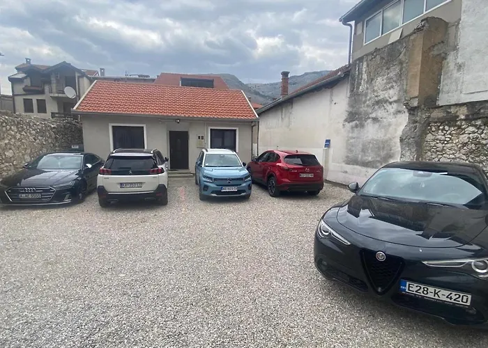 モーテル デナイ モスタル ゲストハウス 3*